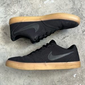 ✨ NIKE Men's SB Check Solarsoft Canvas Skateboarding Shoe